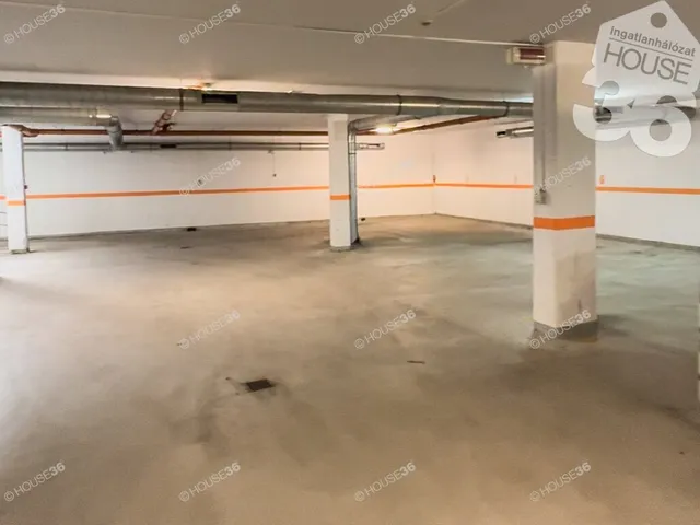 Eladó garázs Kecskemét 100 nm