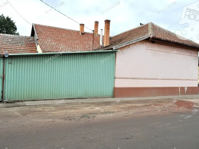 Eladó ház Cibakháza 111 nm