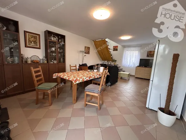 Eladó nyaraló Cserkeszőlő 96 nm