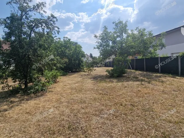 Eladó telek Kecskemét 705 nm