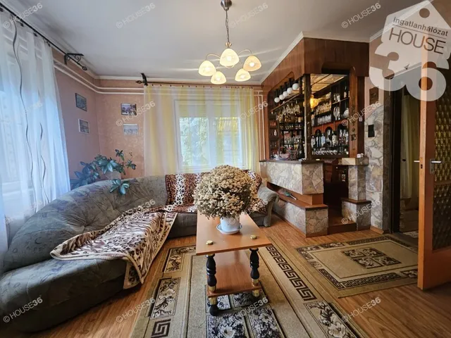 Eladó ház Kecskemét, Katonatelep 199 nm