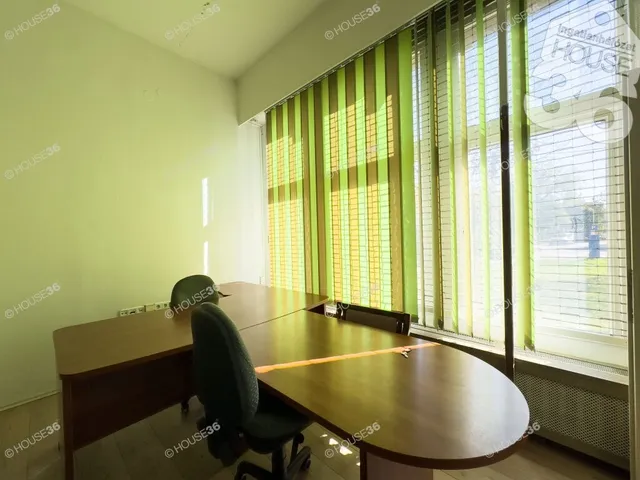 Eladó kereskedelmi és ipari ingatlan Kecskemét, Belváros 277 nm