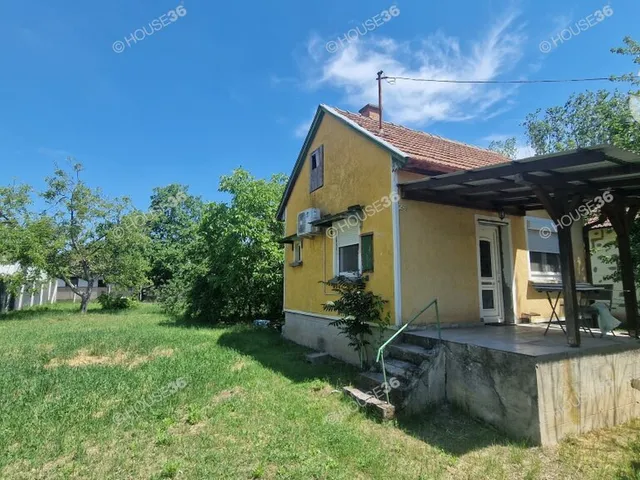 Eladó telek Kecskemét, Belváros 705 nm