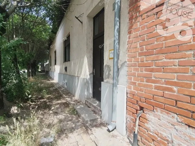 Eladó ház Tiszaalpár 180 nm