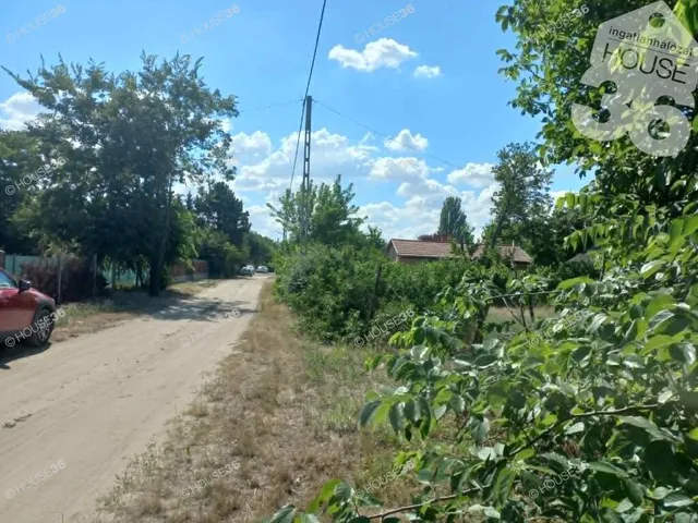 Eladó telek Kecskemét 721 nm