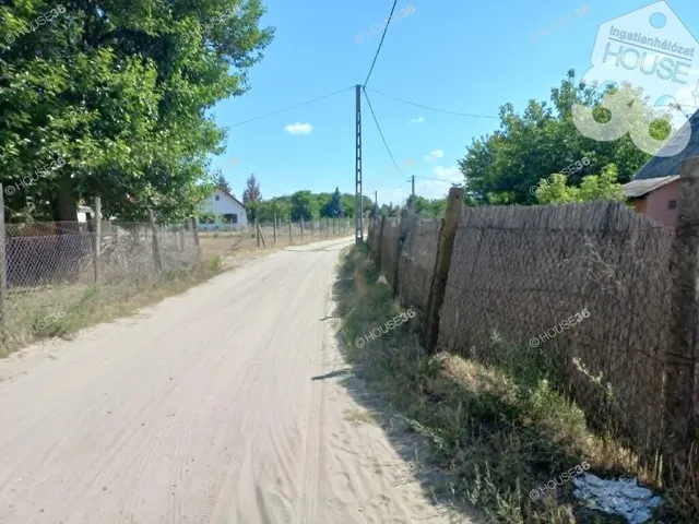 Eladó telek Kecskemét 721 nm