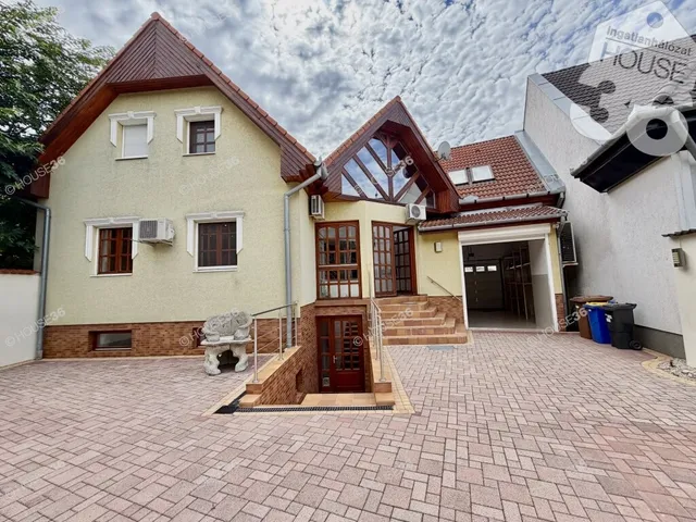 Eladó ház Kecskemét, Petőfiváros 162 nm