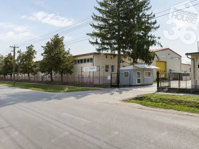 Eladó kereskedelmi és ipari ingatlan Szekszárd 6126 nm