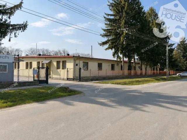 Eladó kereskedelmi és ipari ingatlan Szekszárd 6126 nm