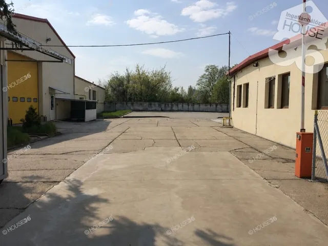 Eladó kereskedelmi és ipari ingatlan Szekszárd 6126 nm