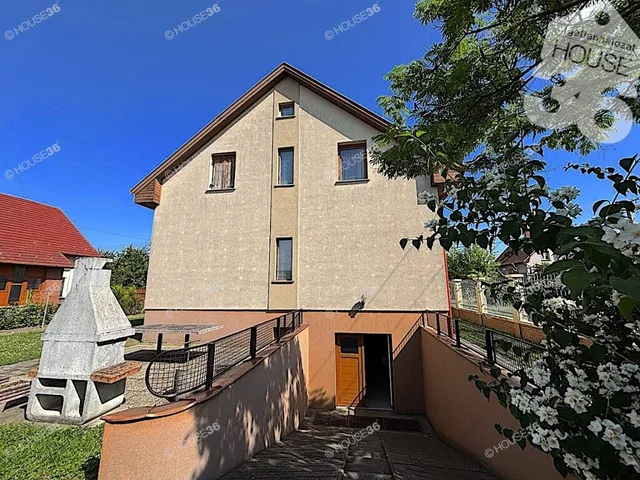 Eladó ház Kiskunfélegyháza, Bankfalu 154 nm