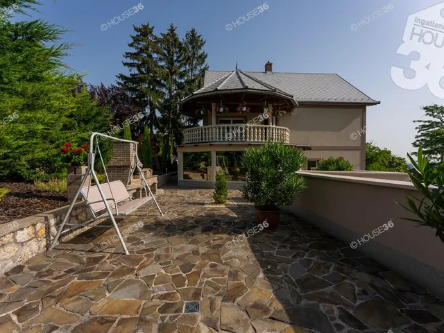 Eladó kereskedelmi és ipari ingatlan Szekszárd 306 nm