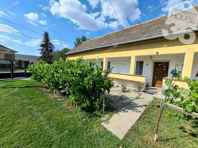 Eladó ház Izsák 78 nm