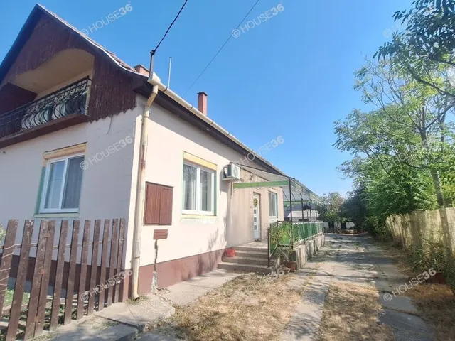 Eladó ház Kiskunfélegyháza, Bankfalu 115 nm