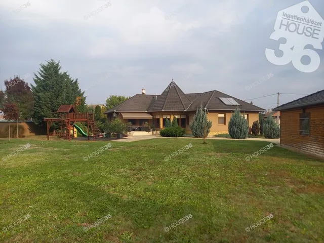 Kiadó ház Nagykőrös 160 nm