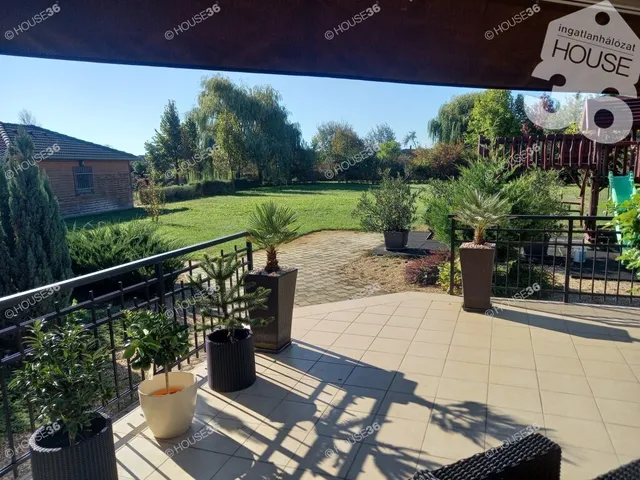 Kiadó ház Nagykőrös 160 nm