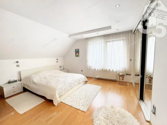 Eladó ház Kecskemét, Petőfiváros 275 nm