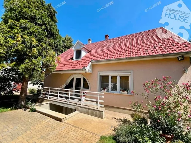Eladó ház Kecskemét, Katonatelep 136 nm