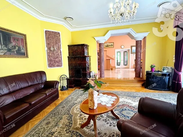 Eladó ház Kecskemét, Hunyadiváros 345 nm