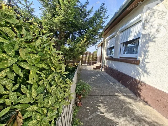 Eladó ház Kiskunfélegyháza, Erdélyváros 83 nm