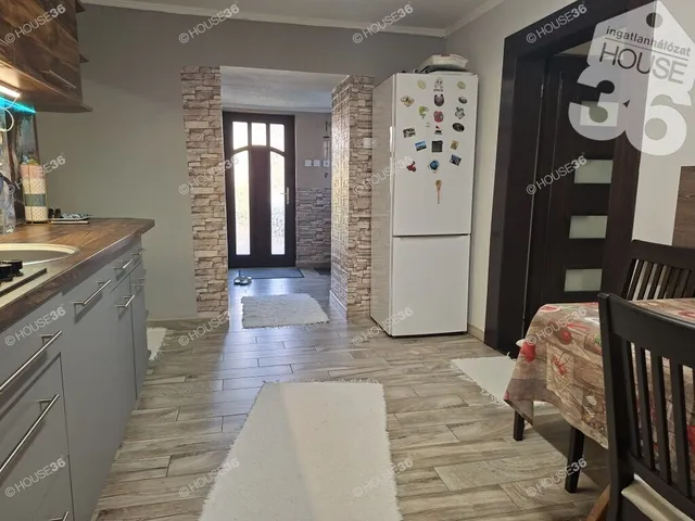 Eladó ház Tiszaalpár 72 nm