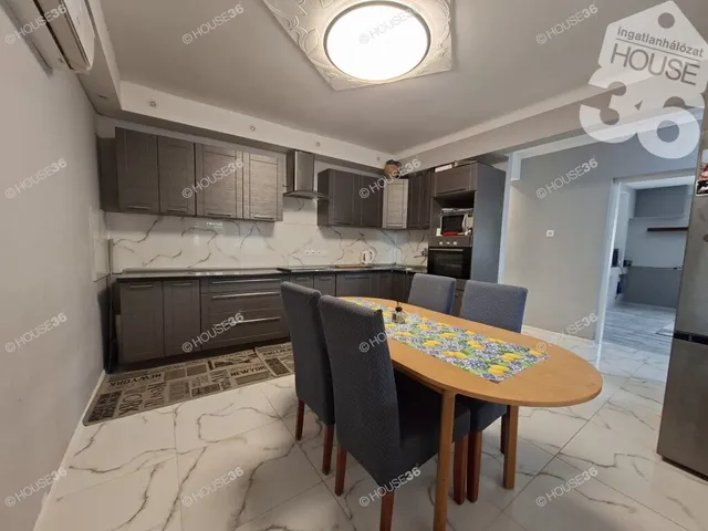 Eladó ház Tiszaalpár 67 nm