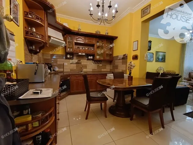 Eladó ház Kecskemét, Belváros 100 nm