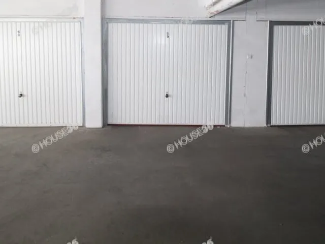 Kiadó garázs Kecskemét 15 nm