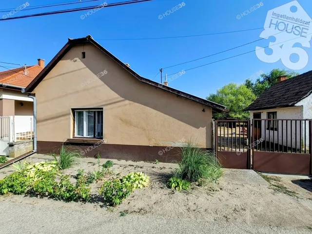 Eladó ház Izsák 54 nm