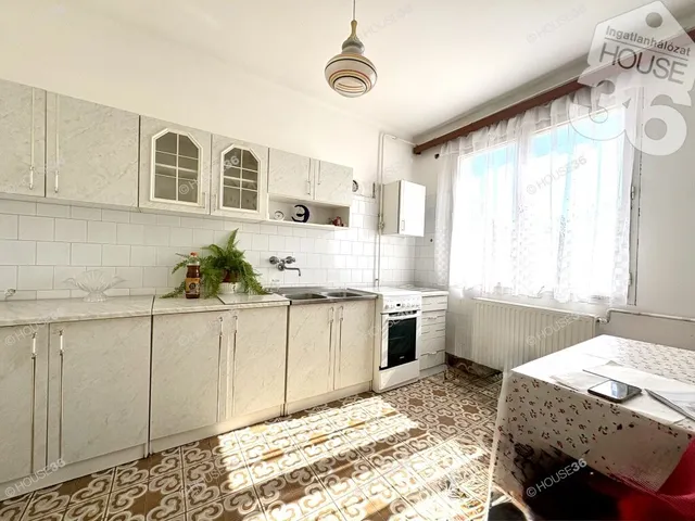 Eladó ház Kecskemét, Petőfiváros 100 nm