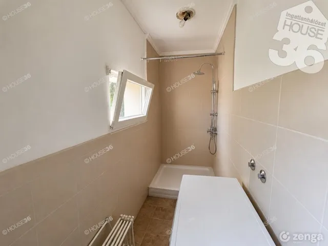 Eladó ház Kecskemét 30 nm