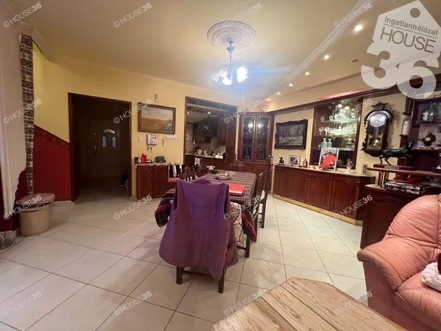 Eladó ház Kecskemét, Petőfiváros 214 nm