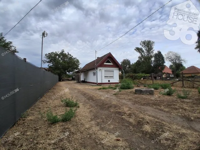 Eladó mezőgazdasági ingatlan Kecskemét, Szarkás 50 nm