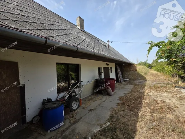 Eladó mezőgazdasági ingatlan Szekszárd 76 nm