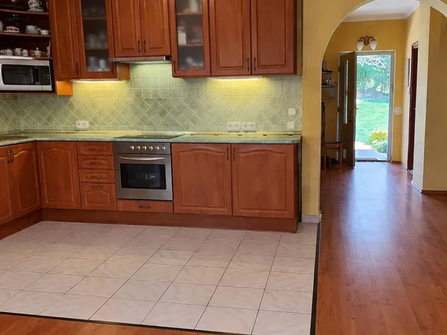 Eladó ház Erdőkertes 230 nm