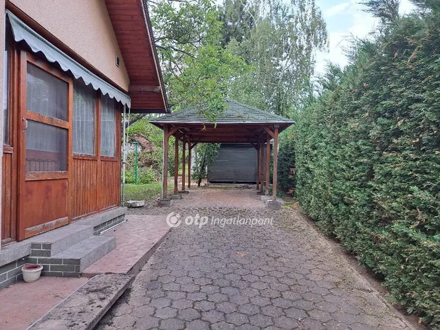 Eladó ház Mogyoród 27 nm