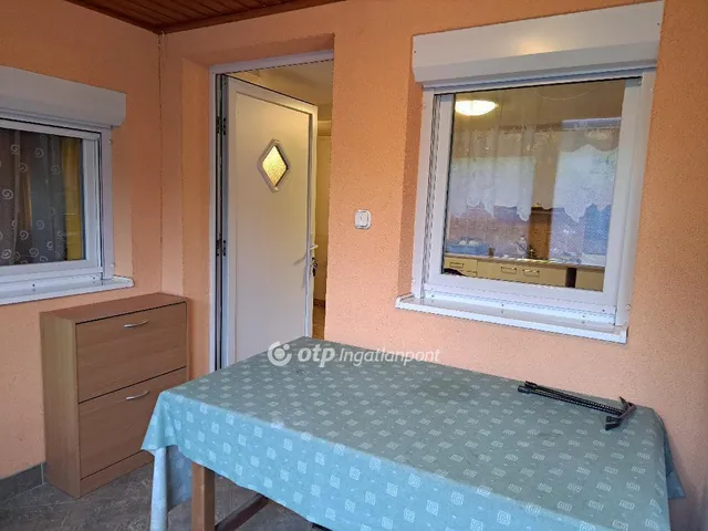 Eladó ház Mogyoród 27 nm
