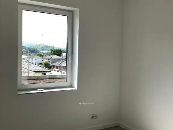 Eladó ház Üröm 144 nm