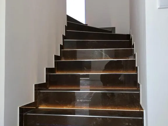 Eladó ház Üröm 144 nm