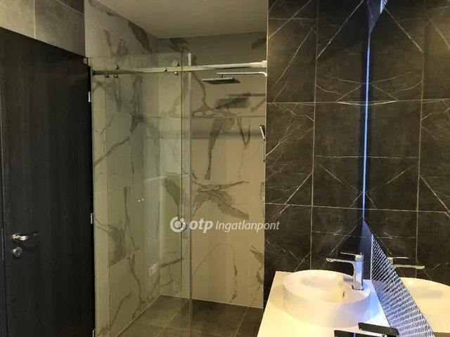 Eladó ház Üröm 144 nm