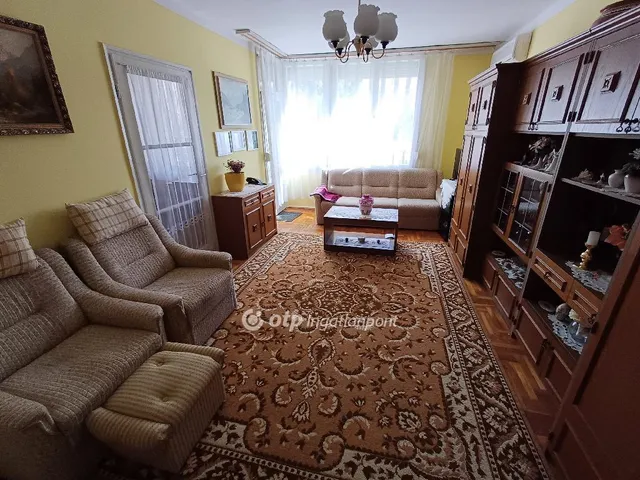 Eladó lakás Csongrád 67 nm