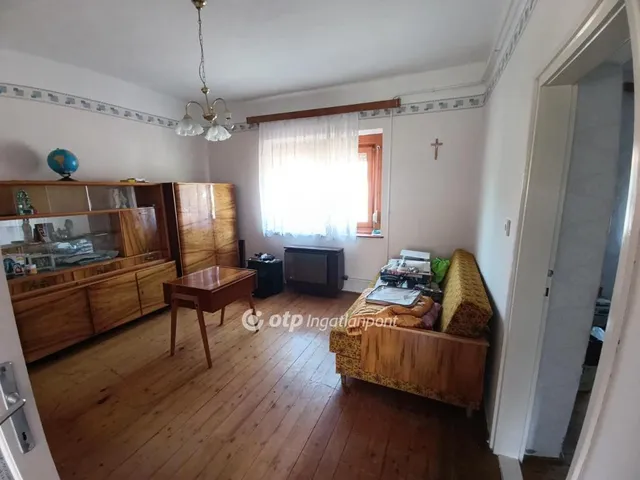 Eladó ház Forráskút 97 nm