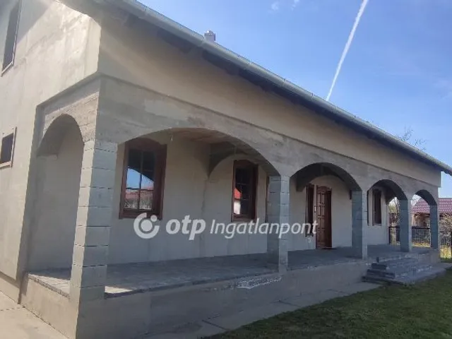 Eladó ház Tiszasas 112 nm
