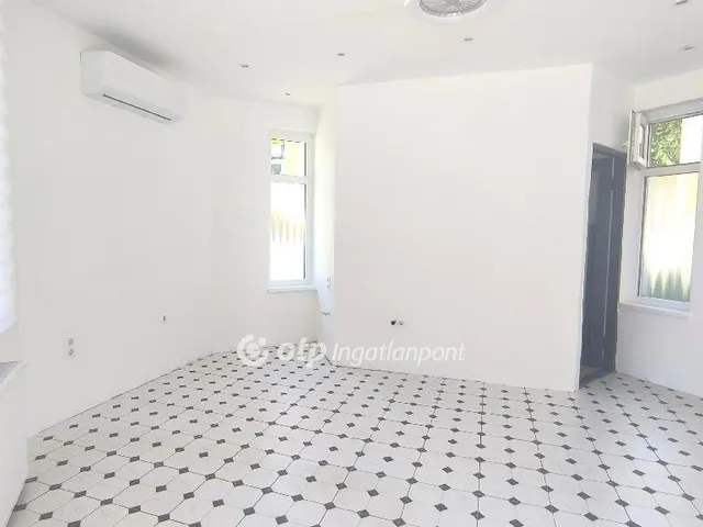 Kiadó kereskedelmi és ipari ingatlan Szentes 36 nm