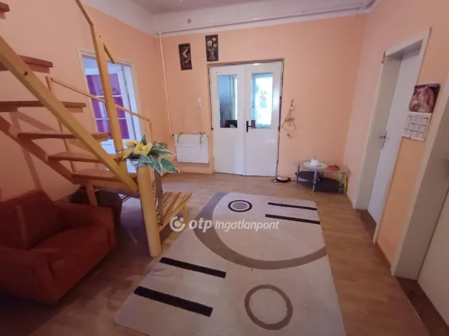 Eladó ház Tiszaalpár 141 nm