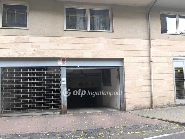 Eladó garázs Budapest VIII. kerület 15 nm