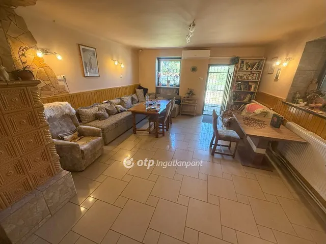 Eladó ház Tiszakécske 180 nm