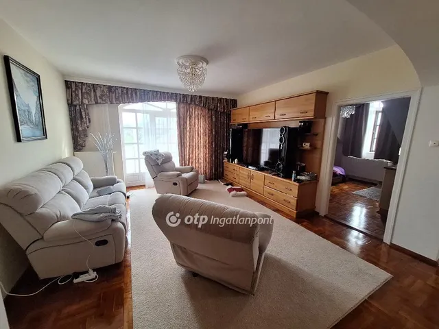 Eladó ház Orosháza 194 nm