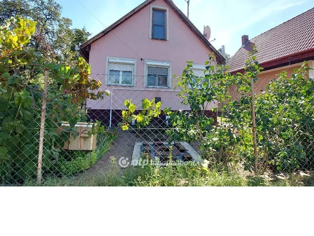 Eladó mezőgazdasági ingatlan Tiszajenő 30 nm