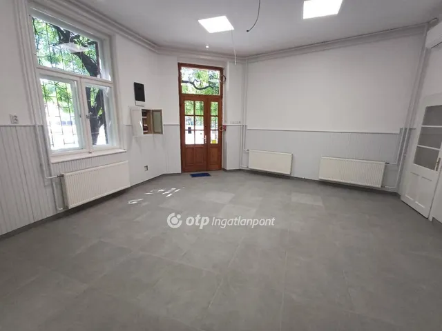 Kiadó kereskedelmi és ipari ingatlan Csongrád 133 nm